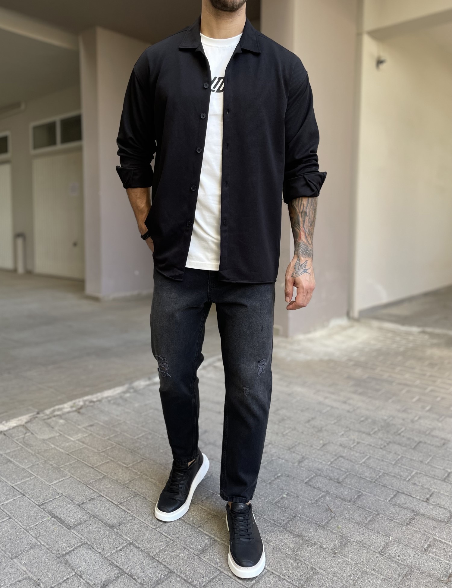 Ανδρικό μαύρο διαγωνάλ Overshirt με γιακά RMZ456 φωτογραφία